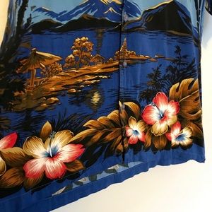 Men’s large hawaiin floral party shirt